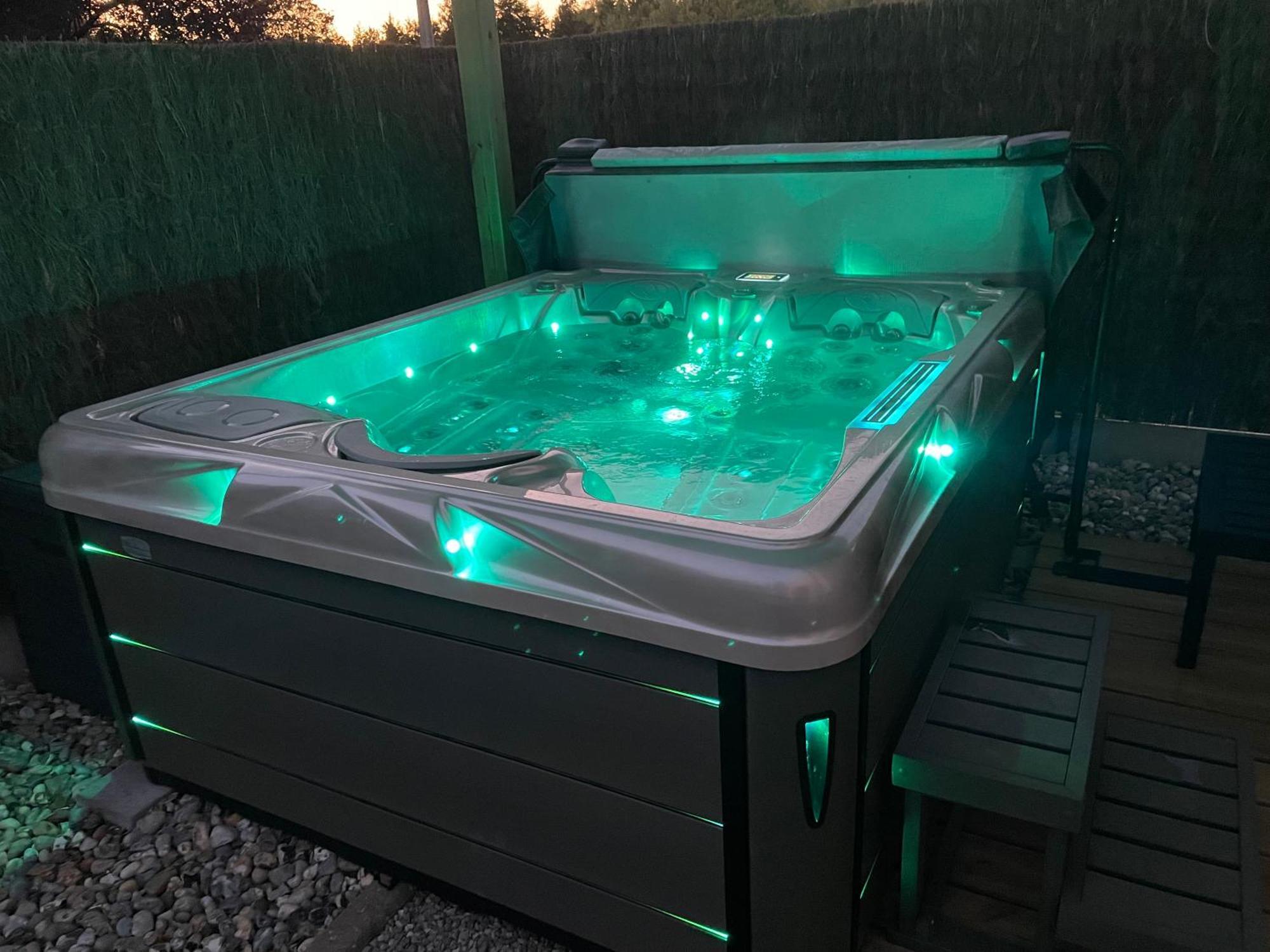 Gite Du Vieux Saule 1 Gite Avec Spa Privatif Pour 2 Personnes 1 Suite Familiale Sans Spa Vieil-Hesdin 외부 사진